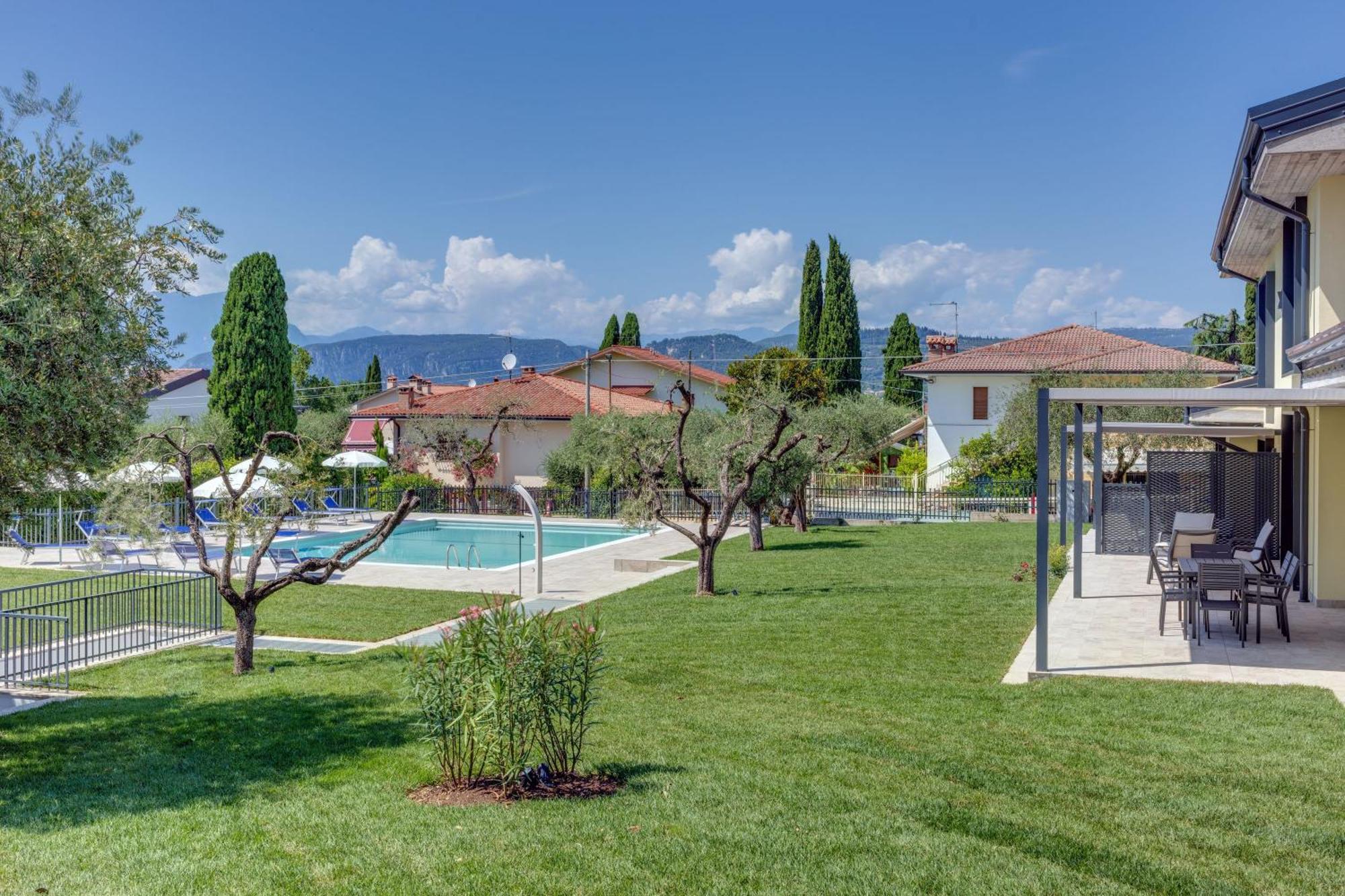 Oleandro Holiday Apartments Bardolino Exterior photo